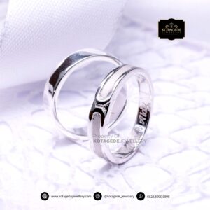 Cincin Kawin Tunangan Elegant Platinum PT0050PT